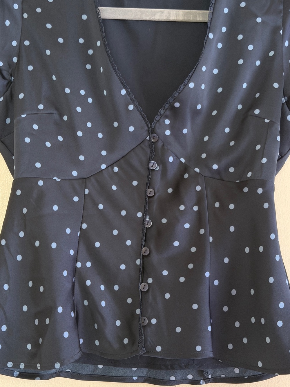 Abercrombie Blue Polka Dot V Neck Top - Picture 2 of 4